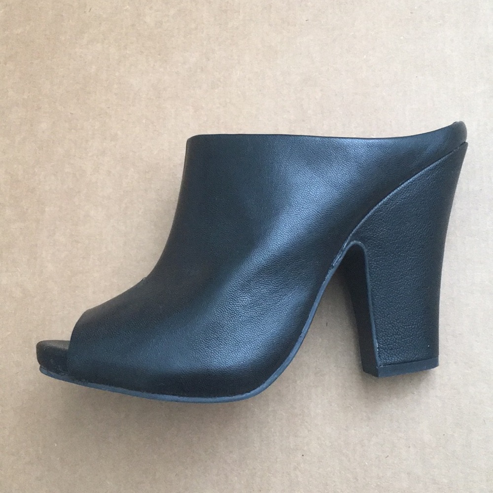 Black leather open toe mule chunky heel sandals